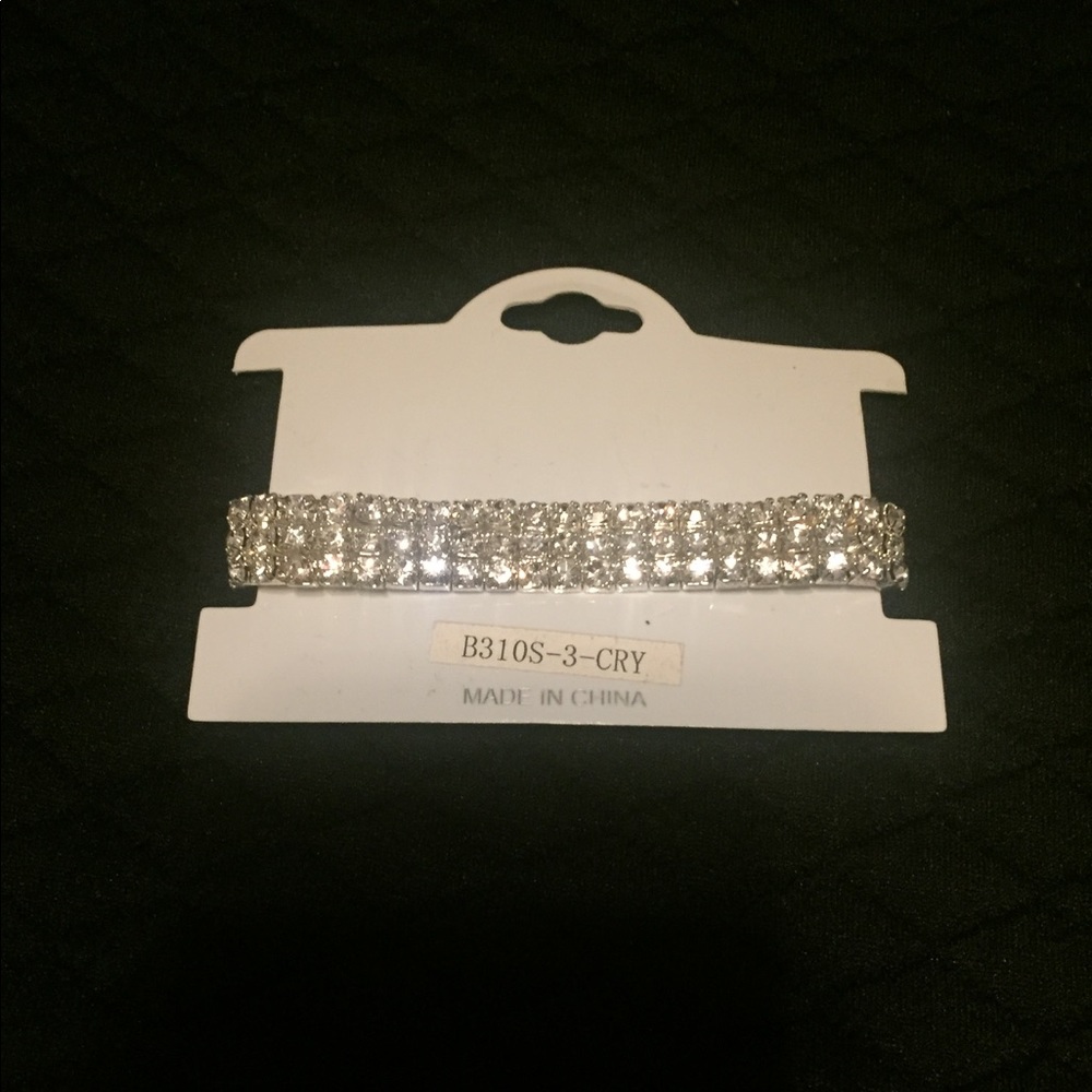 Cute Rhinestone Bracelet - Picture 2 of 3